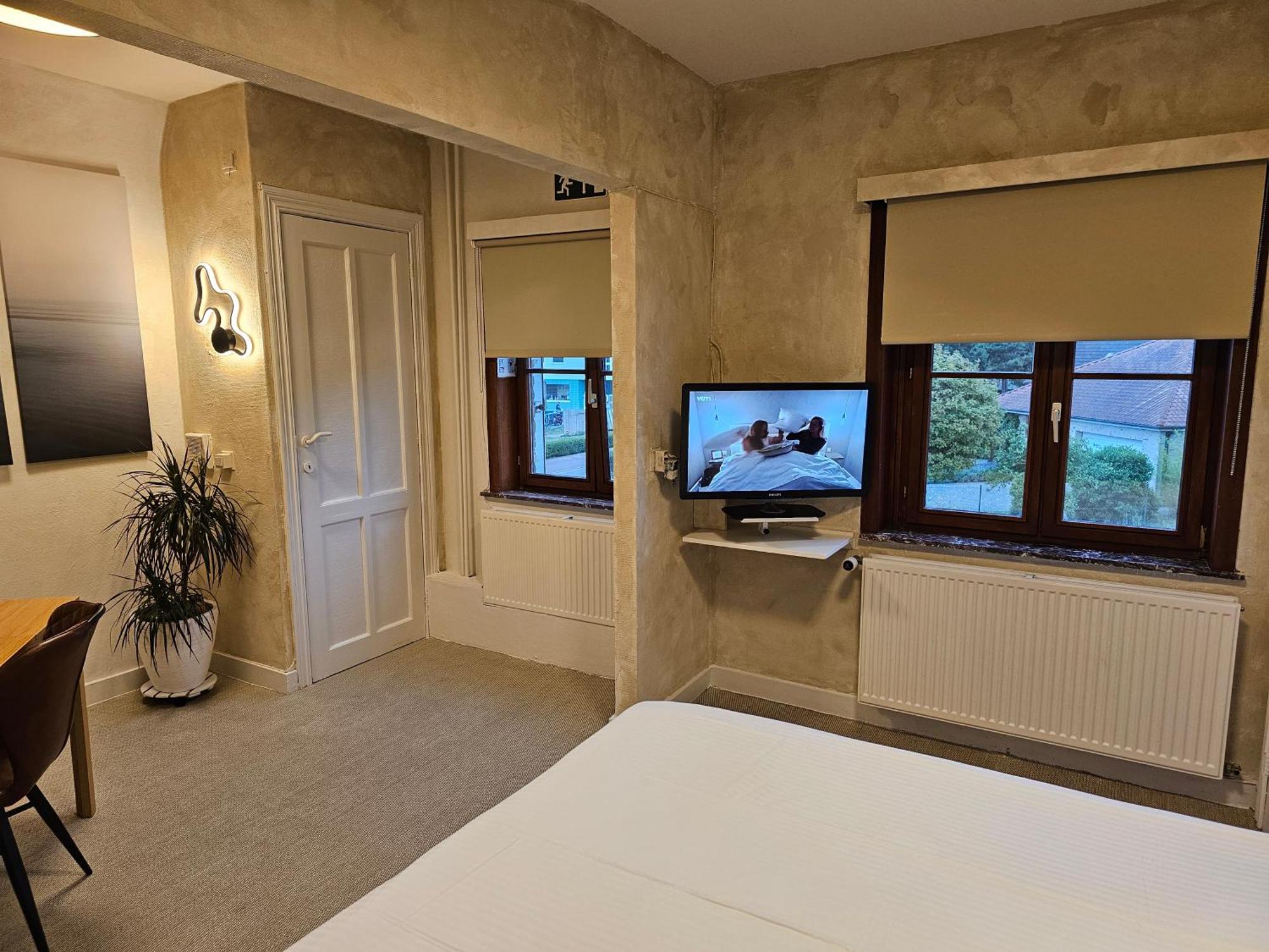 Hotel Westendia And Free Parking Top Breakfast Westende Esterno foto