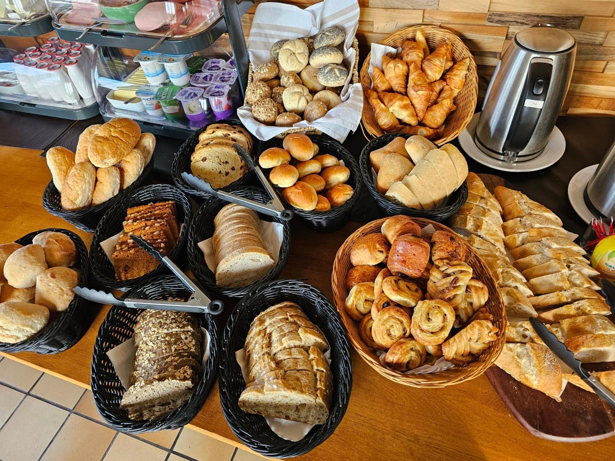 Hotel Westendia And Free Parking Top Breakfast Westende Esterno foto