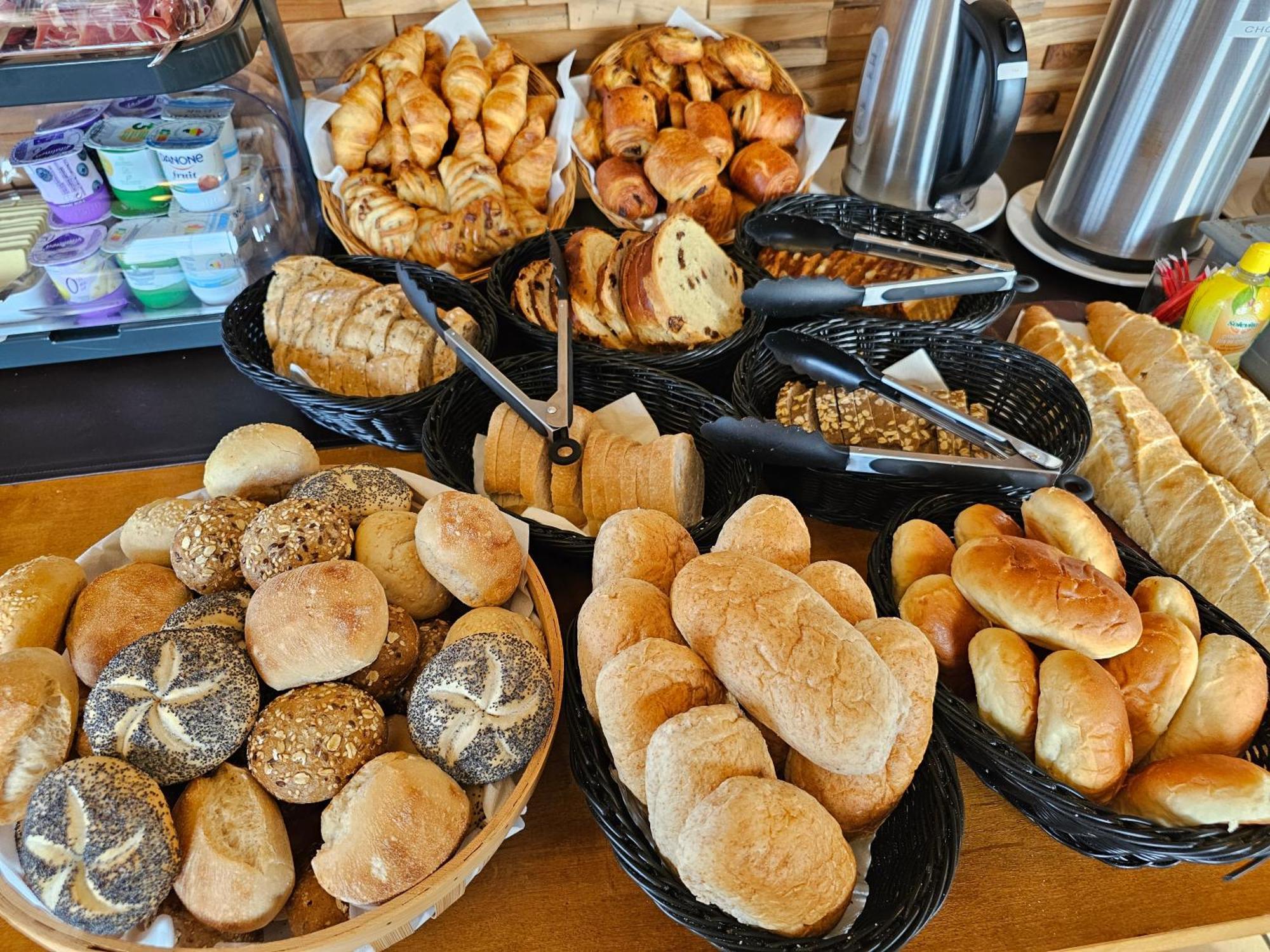 Hotel Westendia And Free Parking Top Breakfast Westende Esterno foto